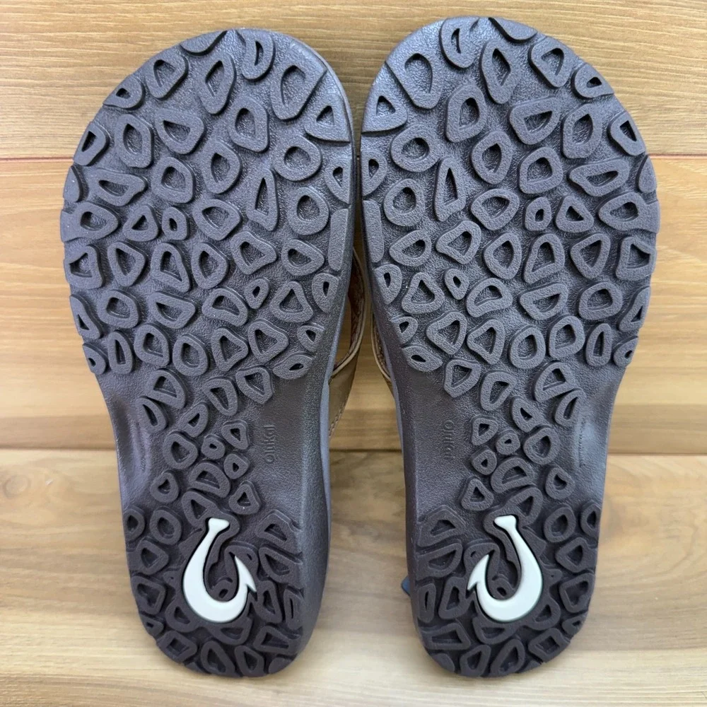 Olukai Ohana Tan Brown Flip Flops Mens 9 Thong Sandals Pool Beach Resort
